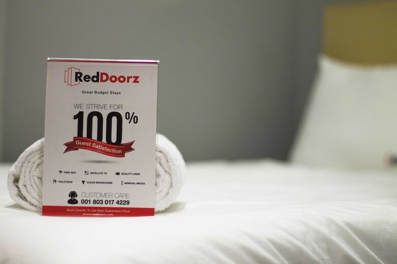 Hotel Reddoorz Plus Near Parahyangan University