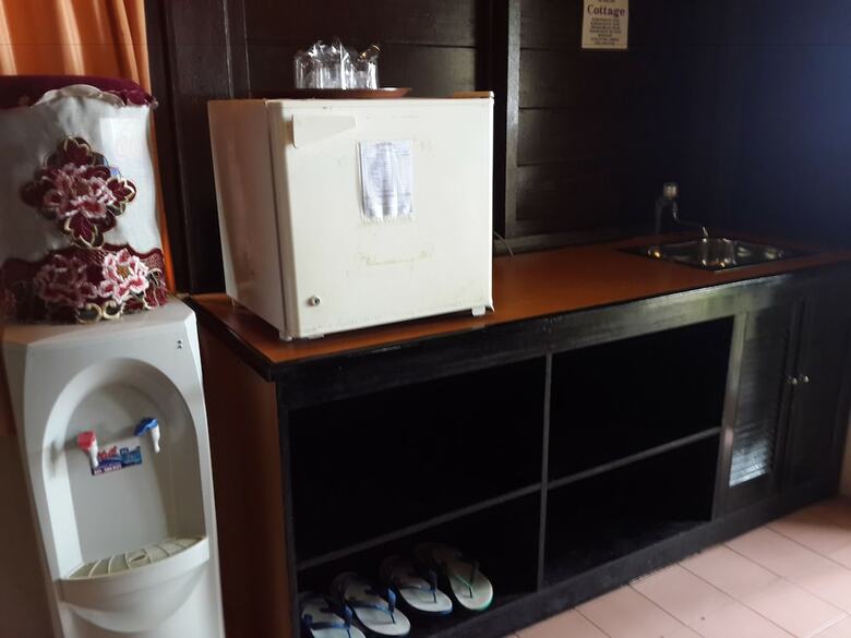 Hotel Pulau Ayer Resort And Cottages