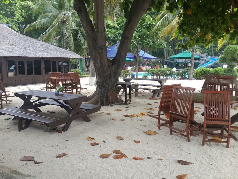 Hotel Pulau Ayer Resort And Cottages