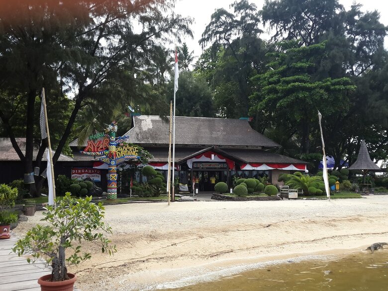 Hotel Pulau Ayer Resort And Cottages