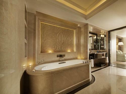 Renhe Spring Hotel