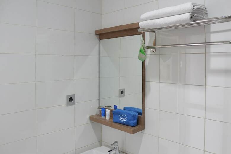 Hotel Airy Kiaracondong Ibrahim Adjie Bandung