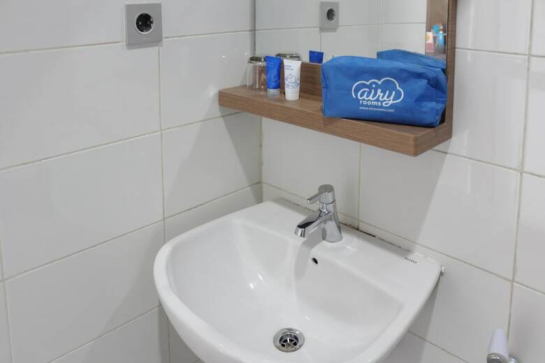 Hotel Airy Kiaracondong Ibrahim Adjie Bandung