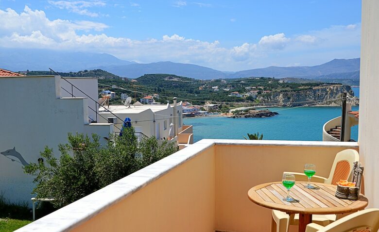 Manos Apartments