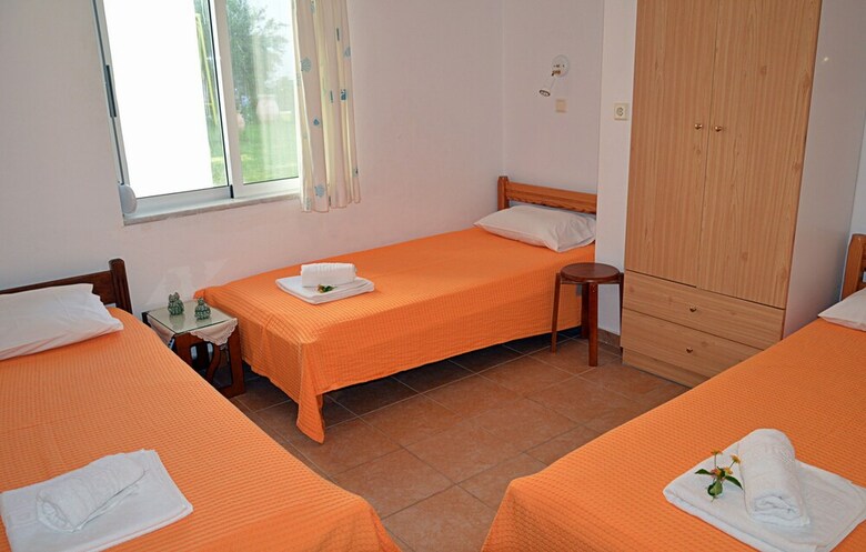 Manos Apartments