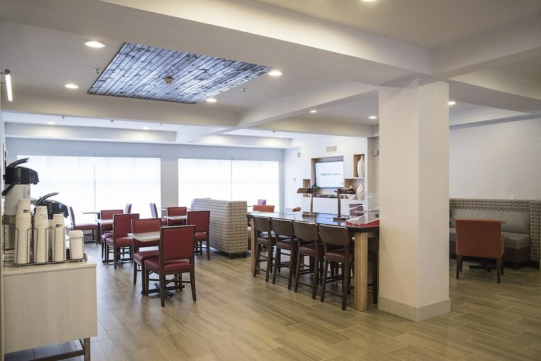 Hotel Holiday Inn Express & Suites Alexandria