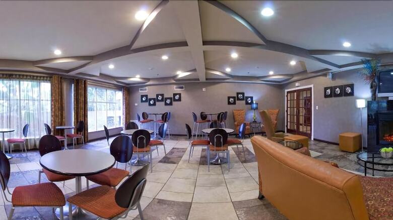 Hotel Holiday Inn Express & Suites Alexandria