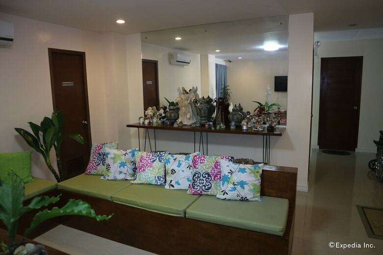 Hotel La Trinidad Pension House