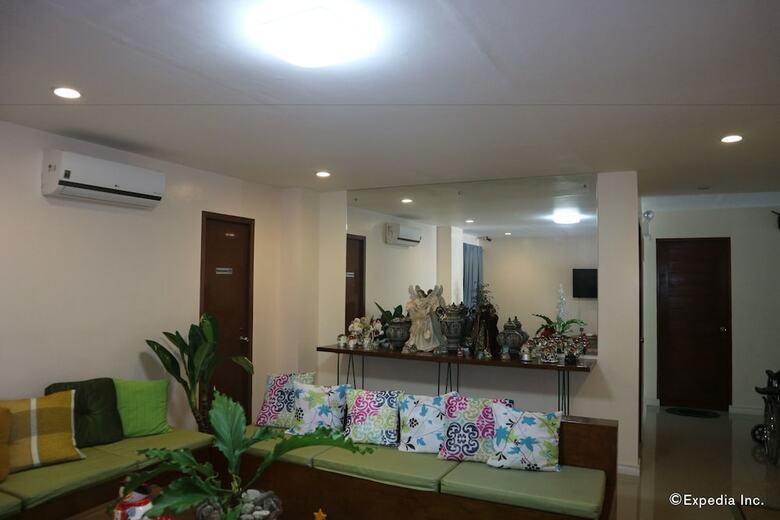 Hotel La Trinidad Pension House