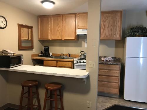 Motel Lakeshore Inn & Suites