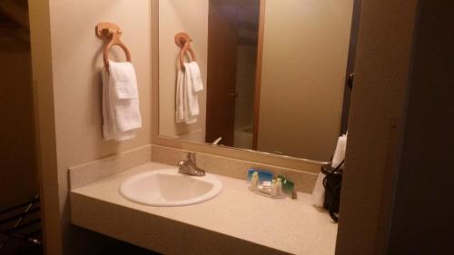Motel Lakeshore Inn & Suites