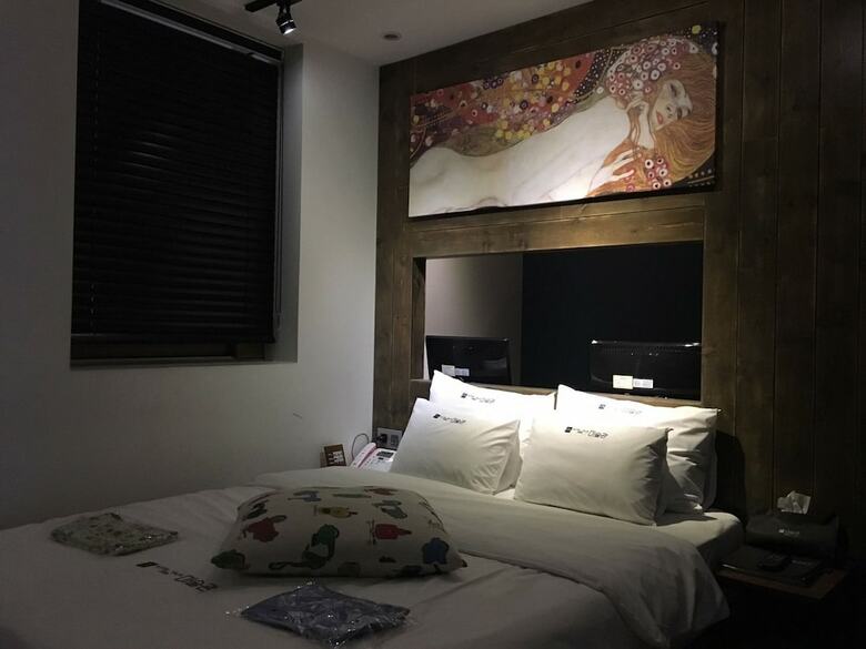 Hotel Kotel Yaja Sadang Art Gallery