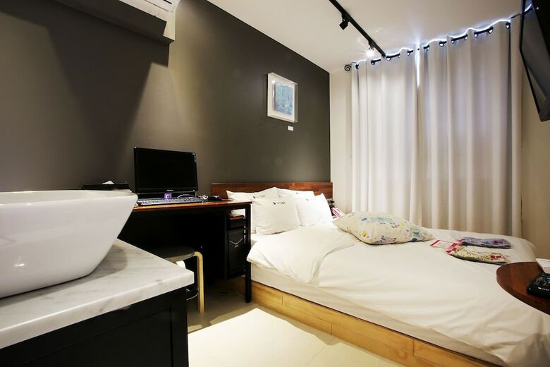 Hotel Kotel Yaja Sadang Art Gallery