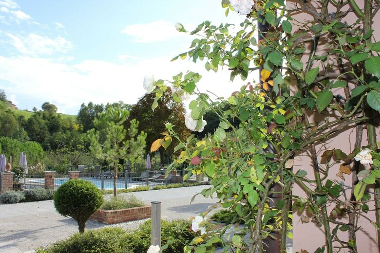 Hotel Cascina Castagneto