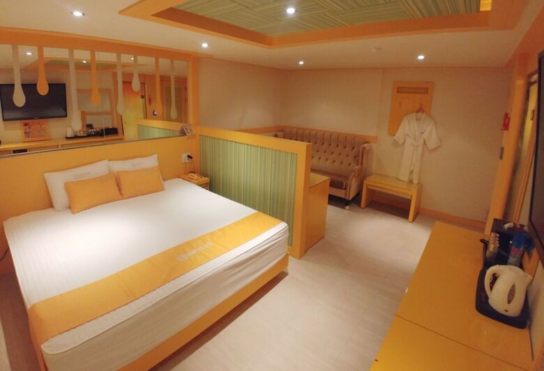 Hotel V1 Motel