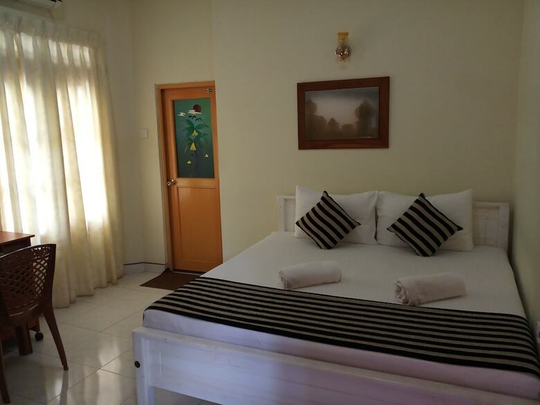 Hotel Heritage Lake View