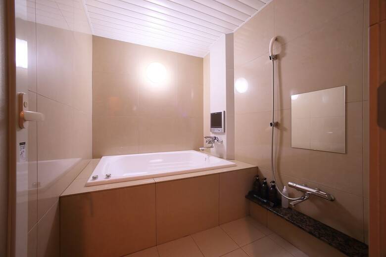 Hotel Olive Kyoto Yamashina - Adults Only