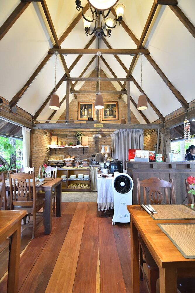 Le Charcoa Hotel