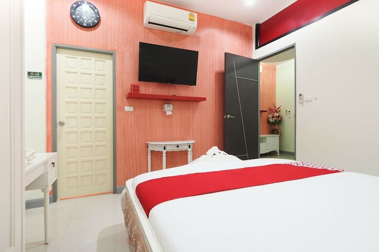 Oyo 711 Korat Buri Green Hotel