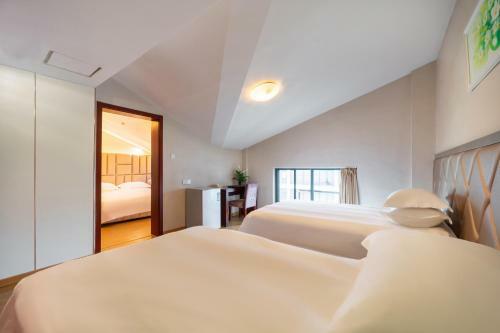 Yiwu European Cultural Theme Hotel