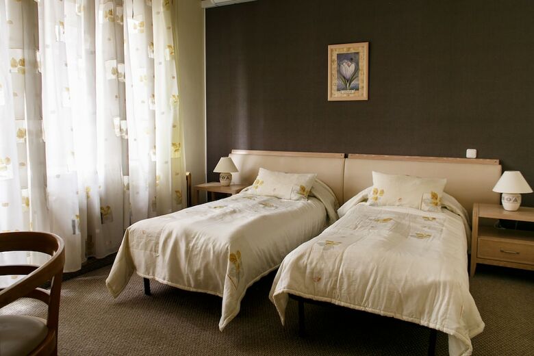 Hotel Shale