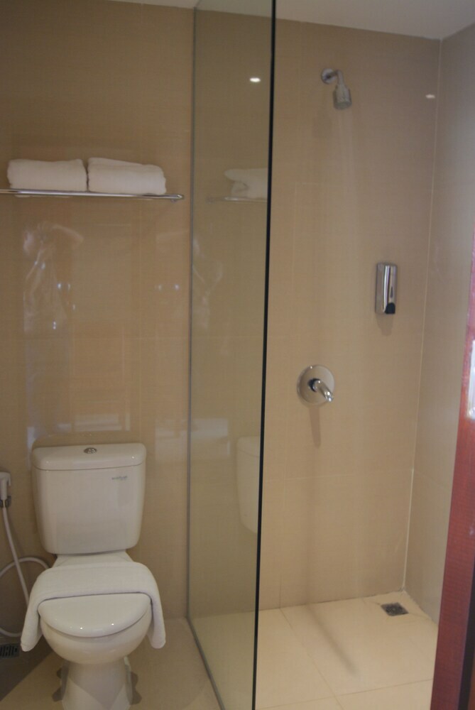 Thong's Inn - Kno Kualanamu Transit Hotel