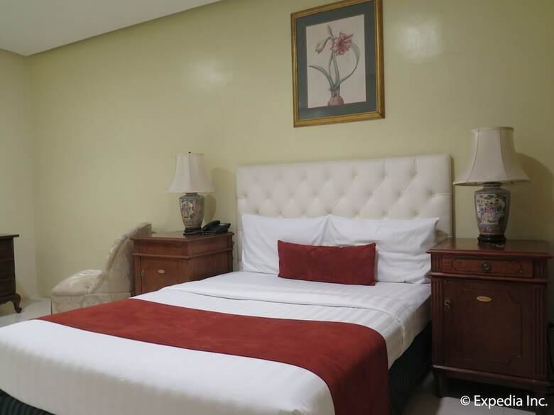 Dreamwave Hotel Lemery