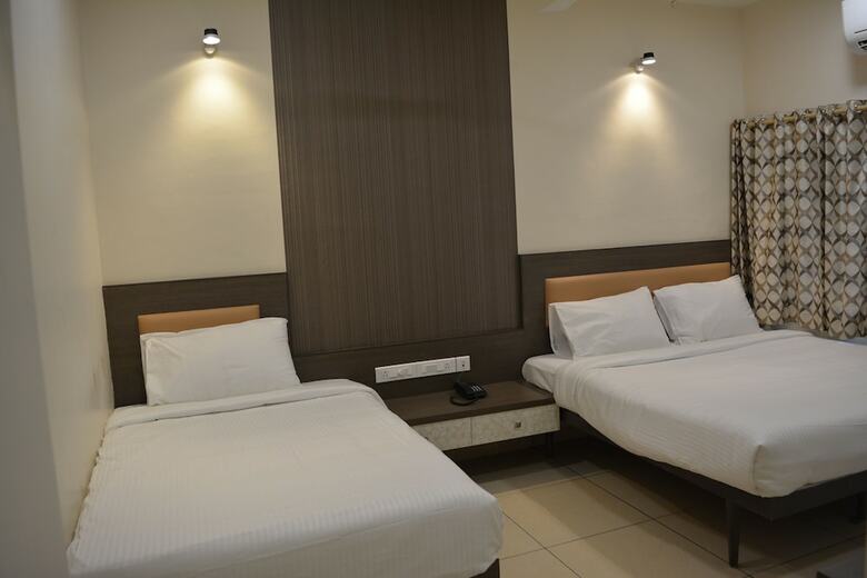 Hotel Sownthariyam