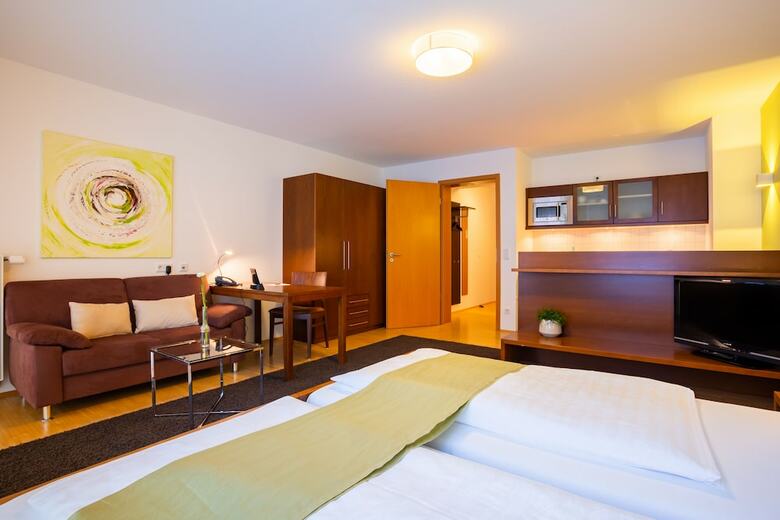 Acantus Hotel & Restaurant