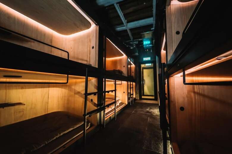 Sleeep - Capsule Hotel
