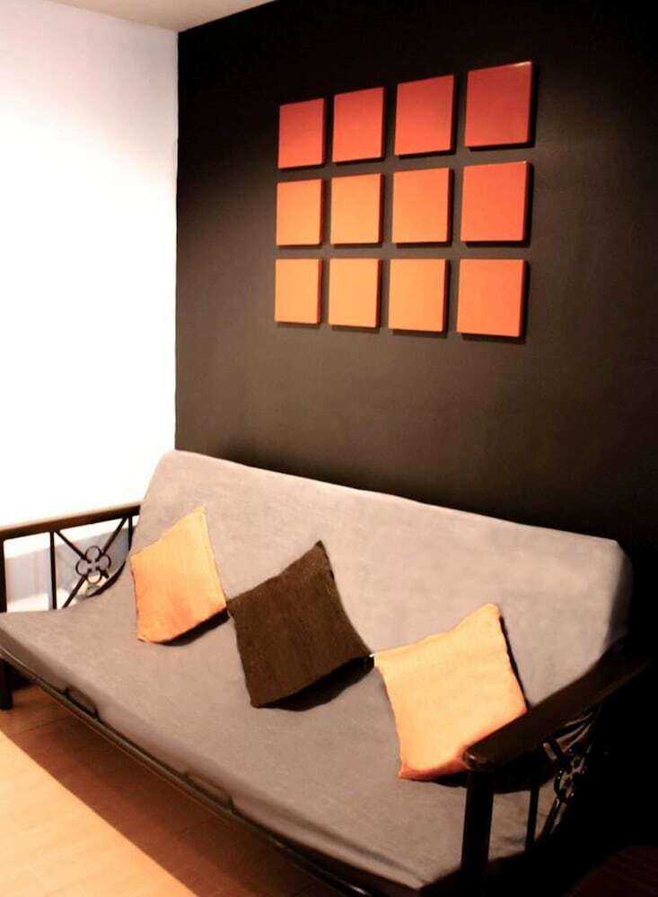 Hotel Frederick's Apartelle
