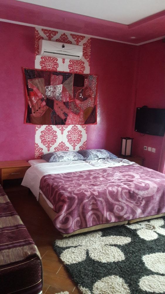 Hotel Tamri House