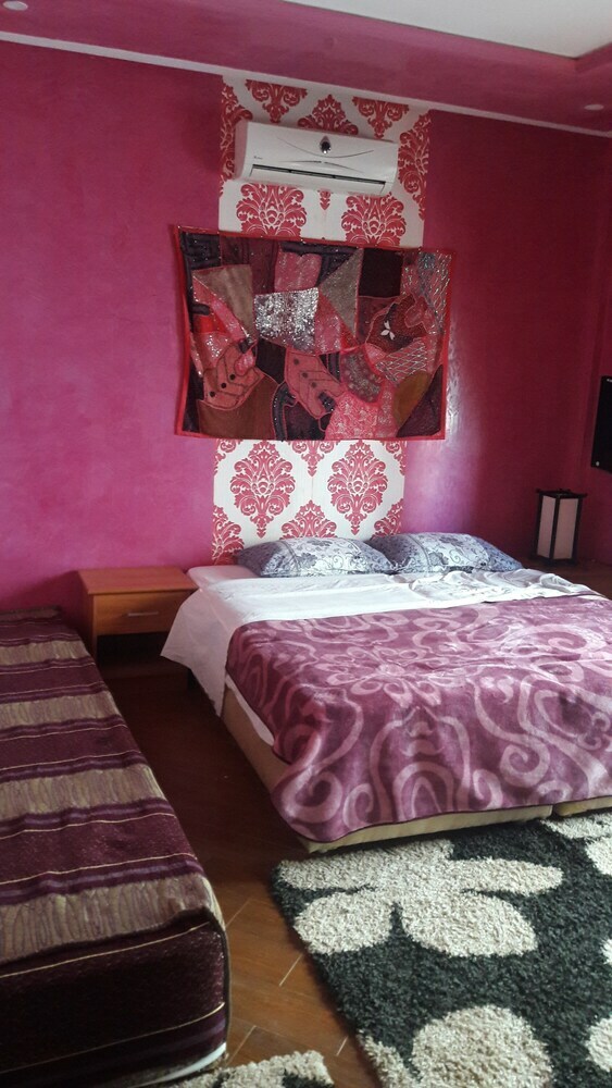 Hotel Tamri House