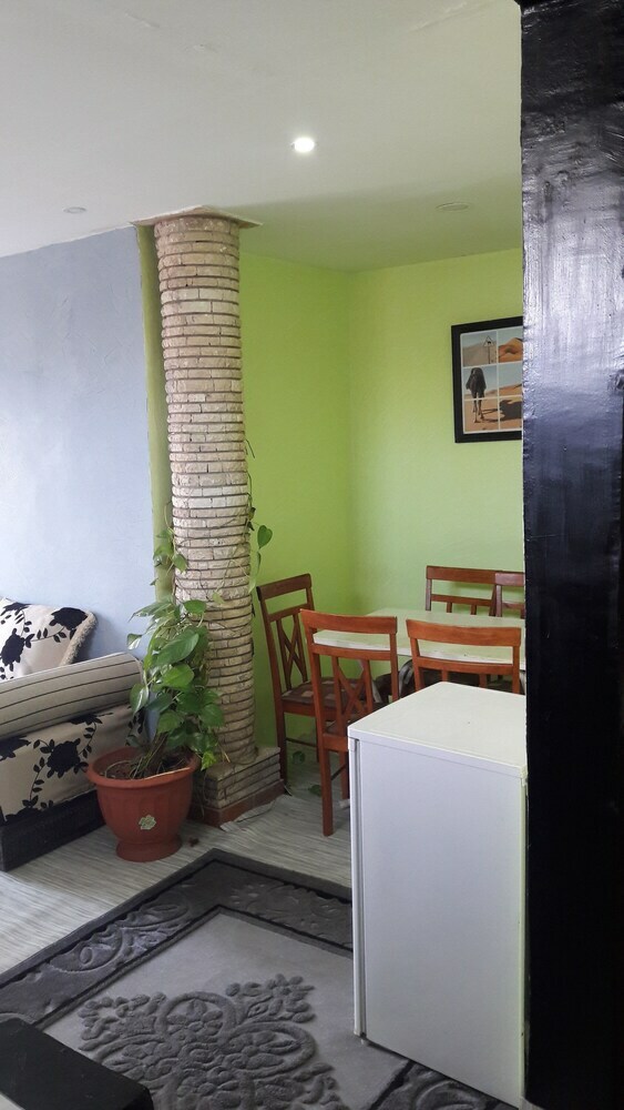 Hotel Tamri House