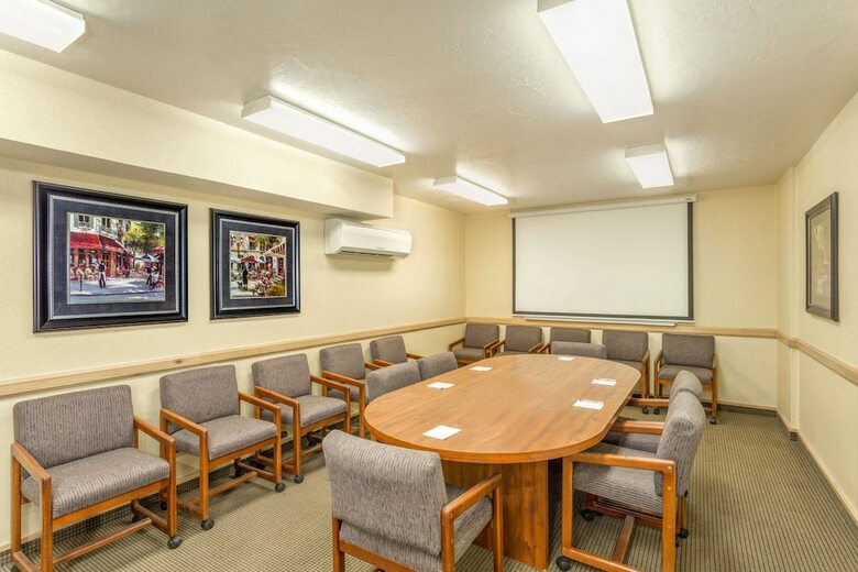 Hotel Ramada By Wyndham Salt Lake City