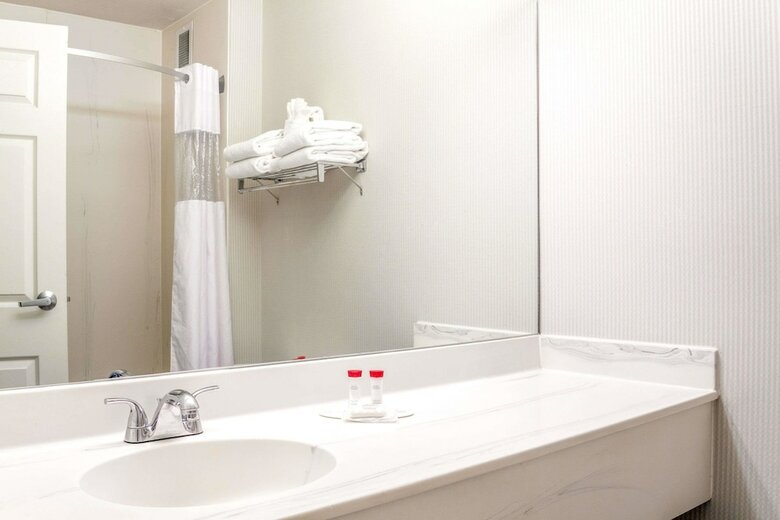 Hotel Ramada By Wyndham Salt Lake City