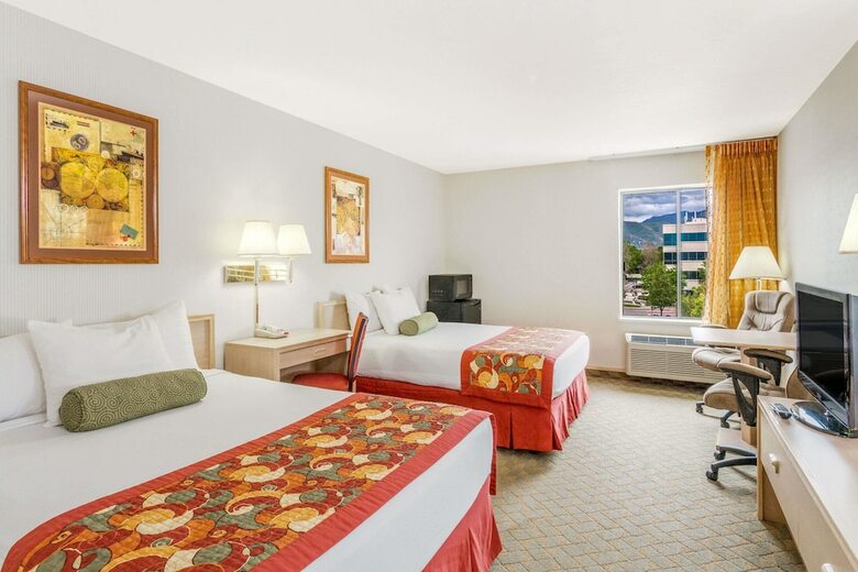 Hotel Ramada By Wyndham Salt Lake City