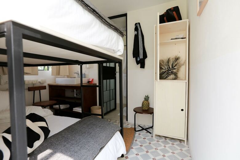 Hotel Izta 54