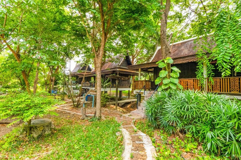 Hotel Oyo 886 Maingam Riverside Resort
