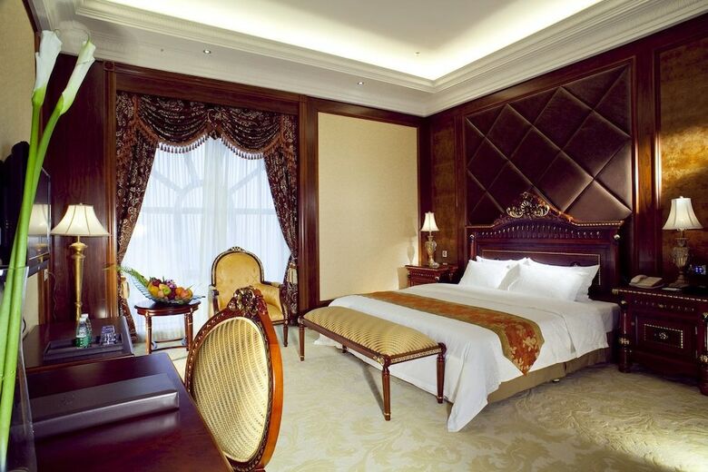 Jiangmen Gladden Hotel