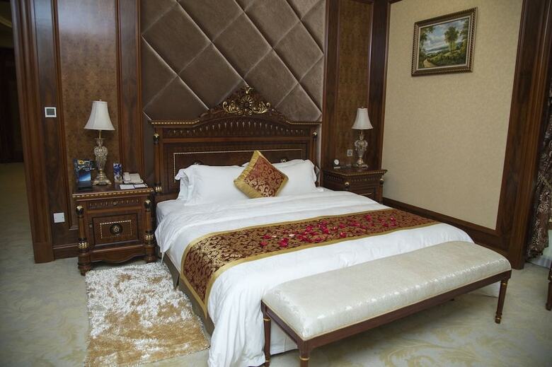Jiangmen Gladden Hotel
