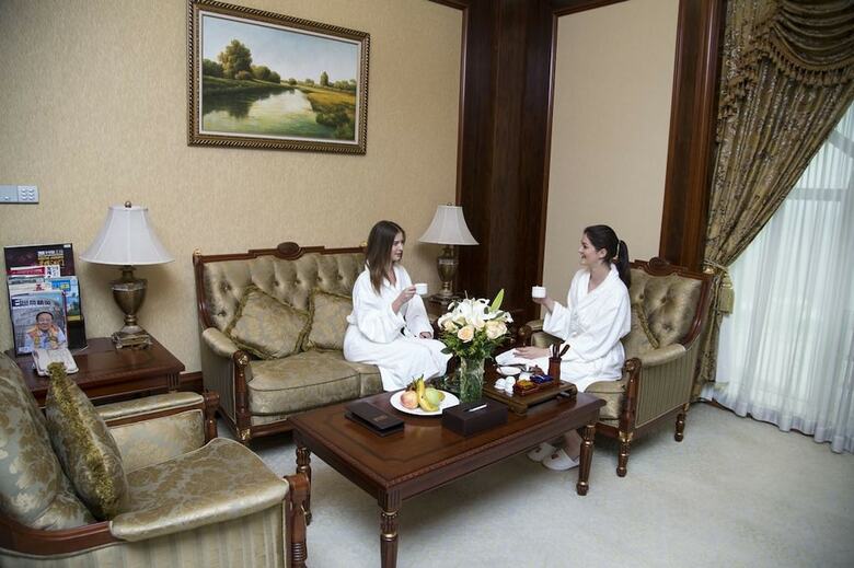 Jiangmen Gladden Hotel