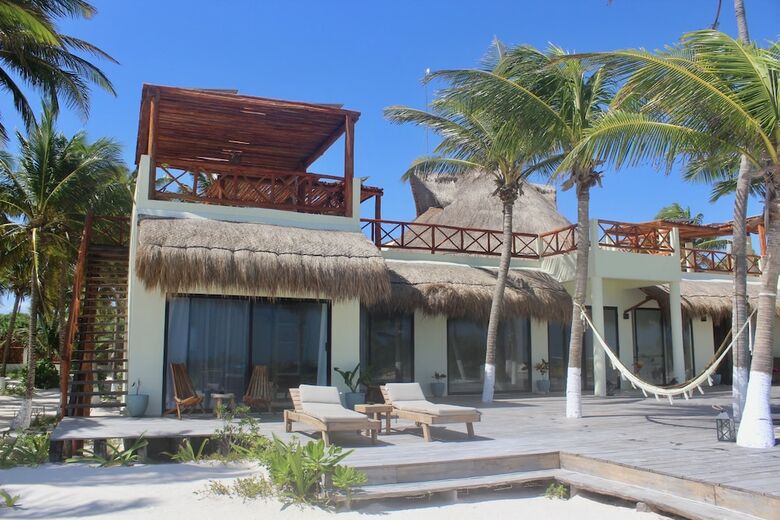 Villa Playaakun Eco-lux Private Beach Retreat