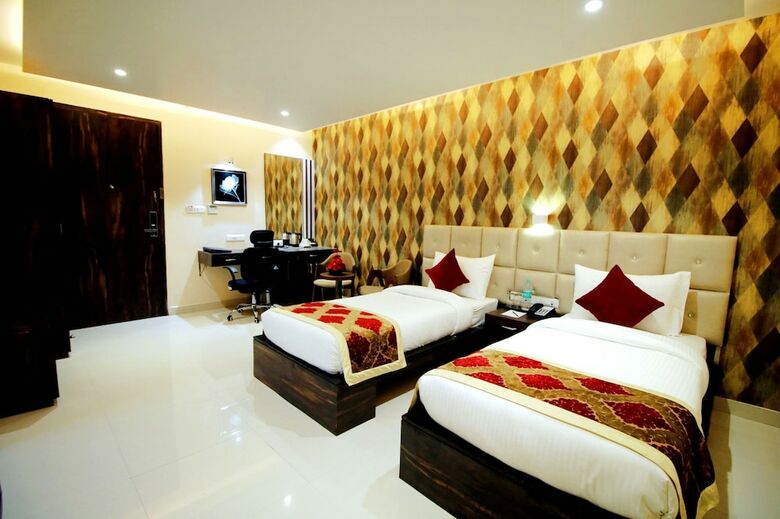 Pinnacle By 1589 Hotels