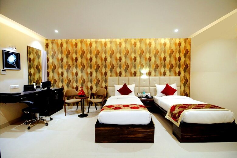 Pinnacle By 1589 Hotels