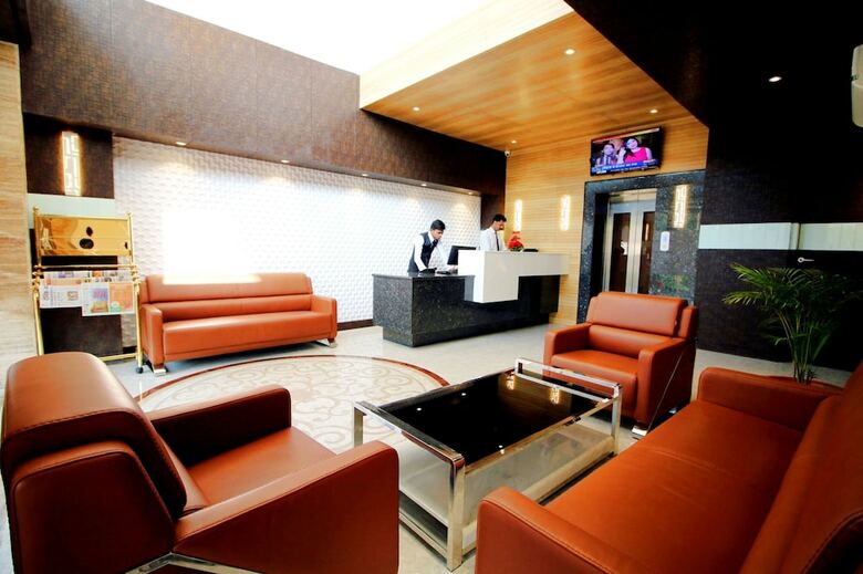 Pinnacle By 1589 Hotels