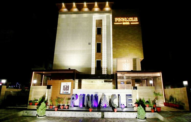 Pinnacle By 1589 Hotels