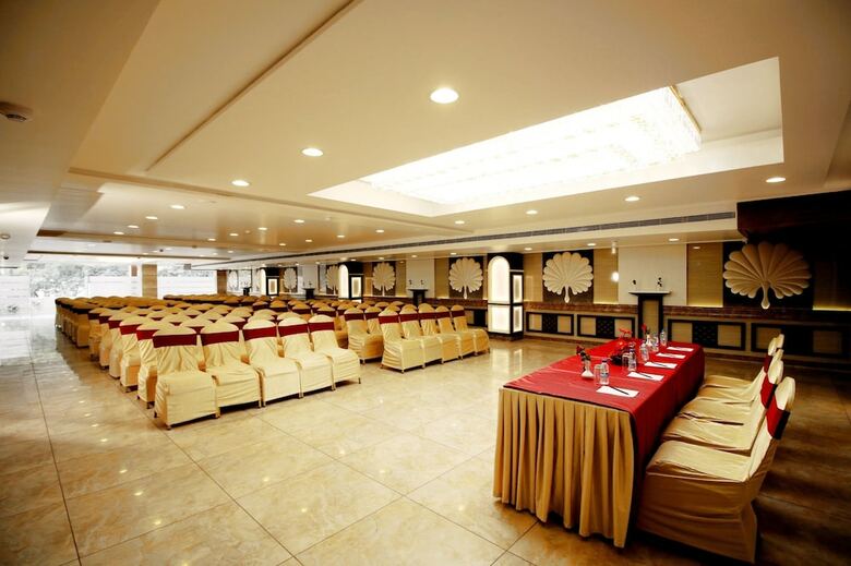 Pinnacle By 1589 Hotels