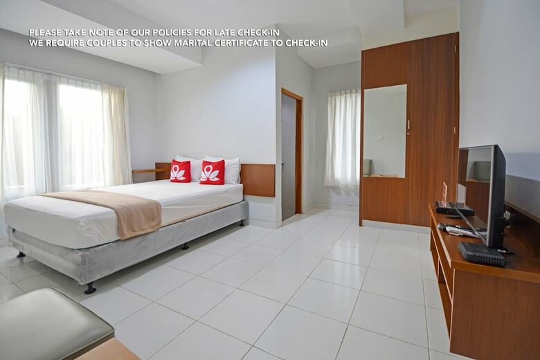 Hotel Zen Rooms Puri Indah Syariah
