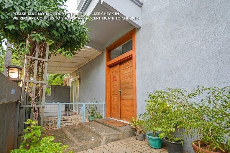 Hotel Zen Rooms Puri Indah Syariah